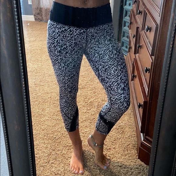 lululemon athletica Pants - Lululemon Capri
